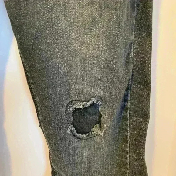 Levi’s Denizen Boys Size 12 Regular Black Distressed Thrashed Taper Jeans - Picture 3 of 7